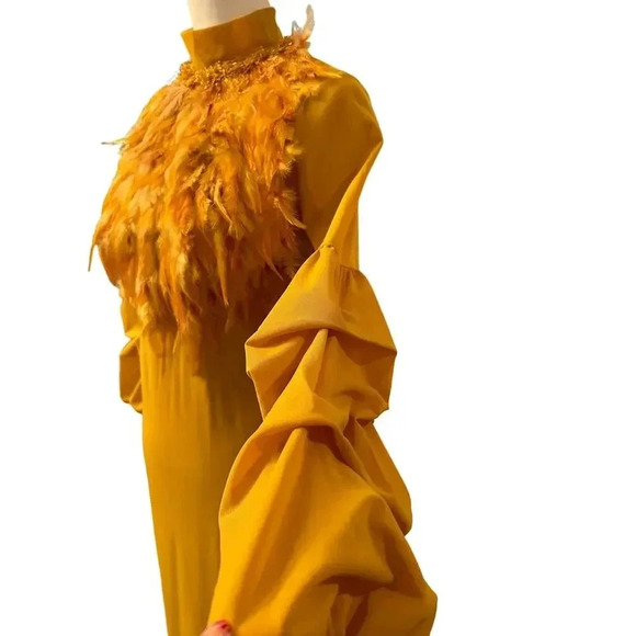 CQbyCQ UNIQUE FEATHER mustard plume  LONG PUFFY SLEEVES SIZE SMALL - Picture 4 of 10